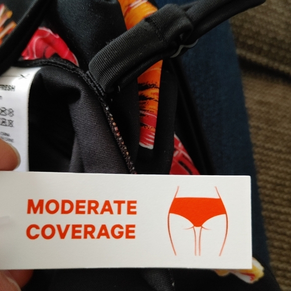 NWT Joe Fresh shell print one piece swim suit size medium - Picture 4 of 4